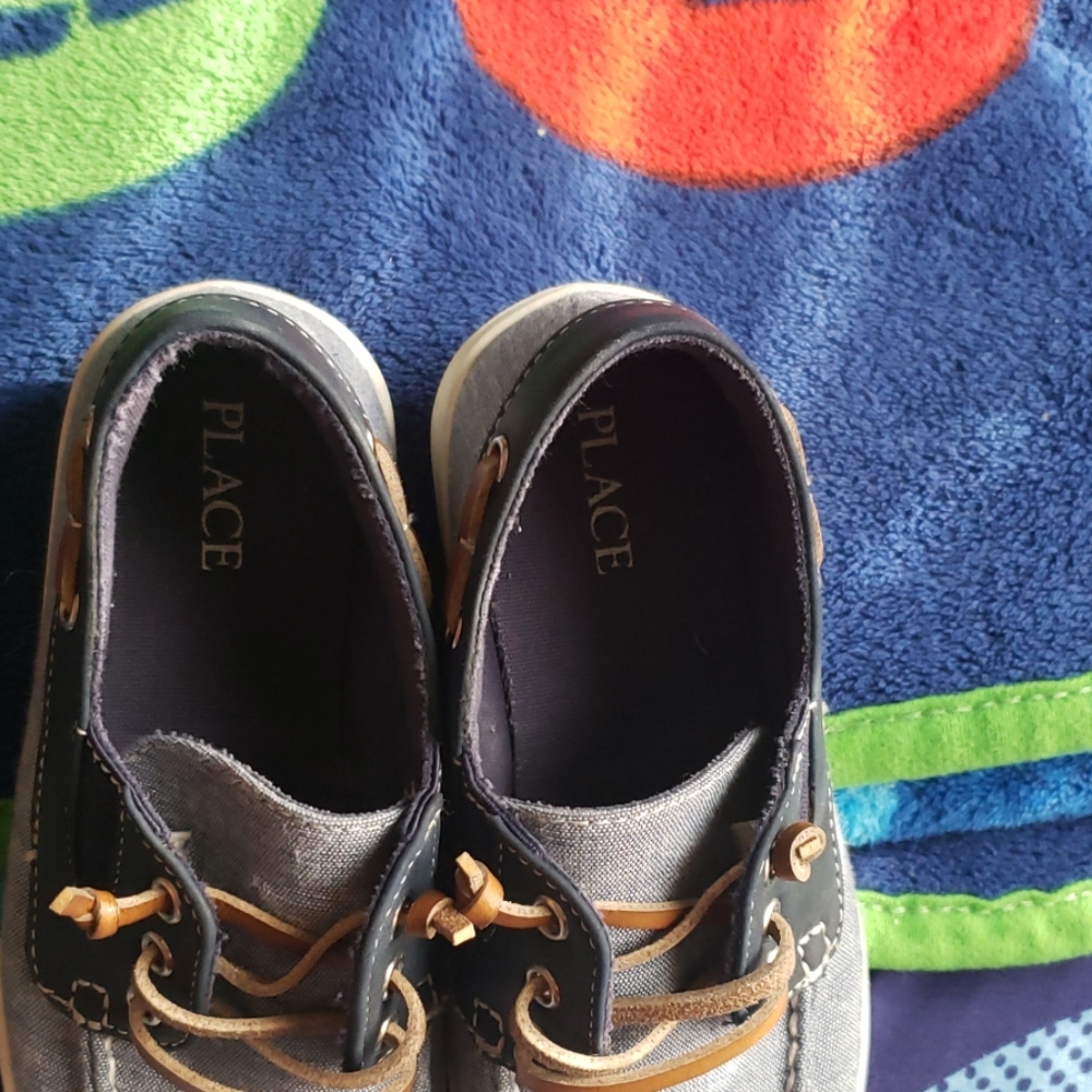 Shoes - Picture 2 of 4
